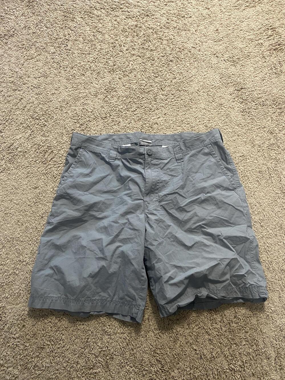 Columbia Shorts Mens 36 Gray Microfiber Chino Lightweight Casual Summer Pockets